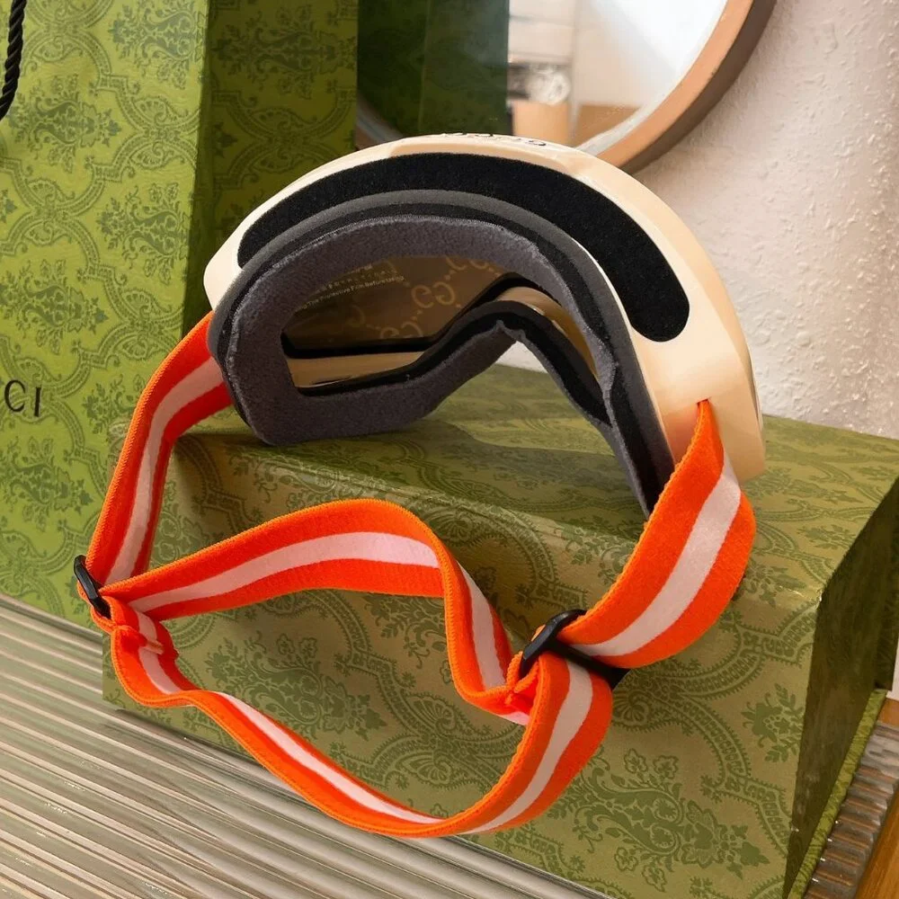 Gucci Ski Goggles with Monogram - Picture 2 of 5